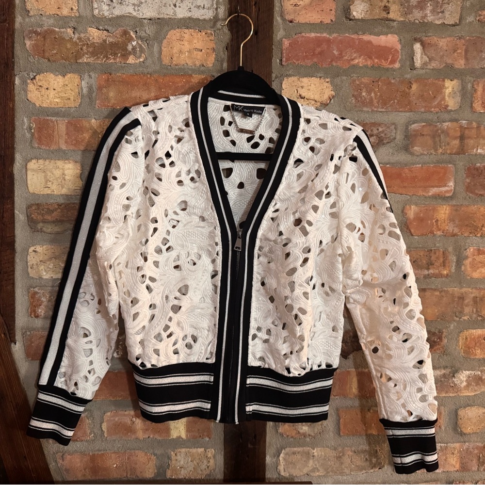 Chic White Lace Bomber Jacket